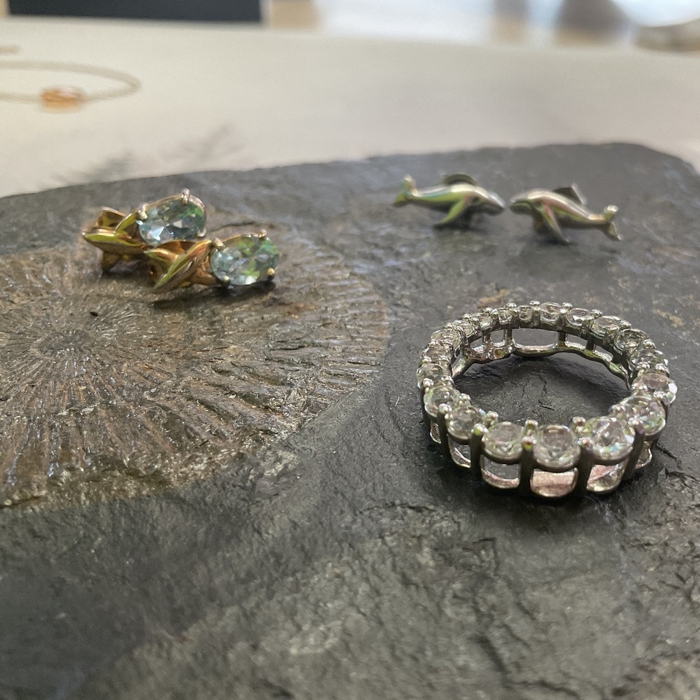 Earrings and pendant